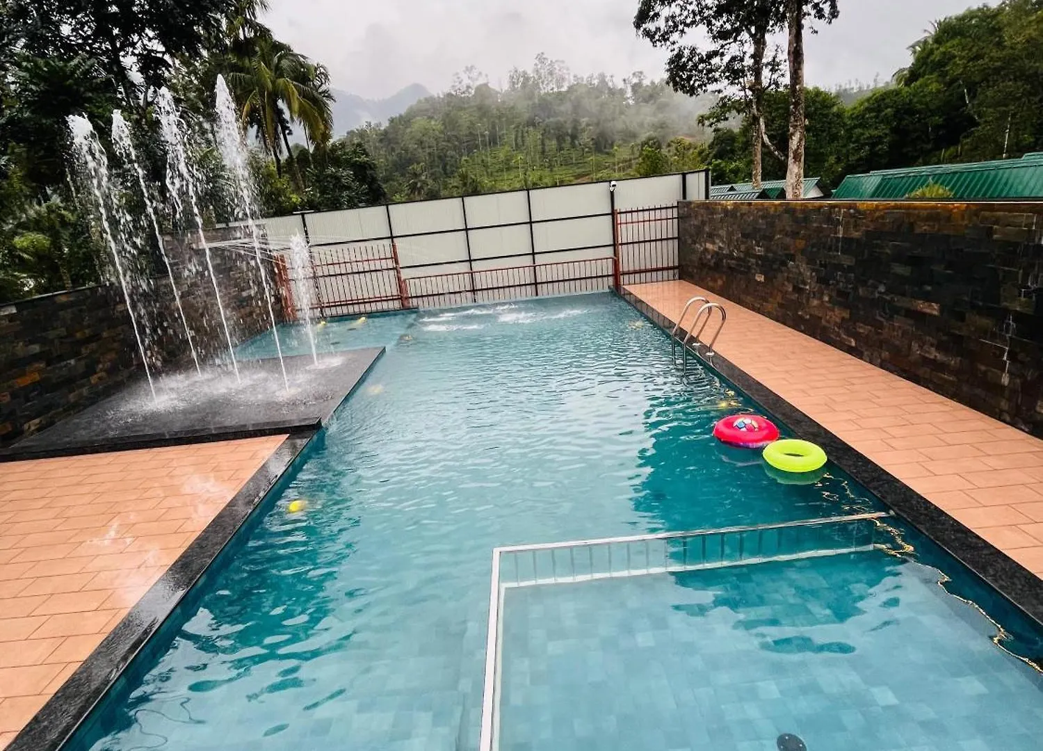 Royal Plaza Wayanad Aparthotel Vythiri 2*,
